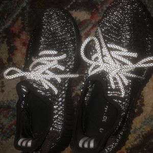Black Static Yeezy 350 v2 (reflective)